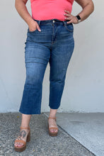 Load image into Gallery viewer, Judy Blue Renee Medium Wash Wide Leg Cropped Jeans
