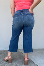 Load image into Gallery viewer, Judy Blue Renee Medium Wash Wide Leg Cropped Jeans
