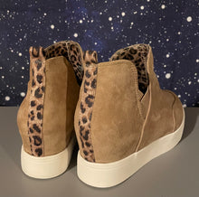 Load image into Gallery viewer, Tan Wedge Sneaker with Leopard Accent
