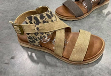 Load image into Gallery viewer, Tan Leopard Sandal
